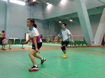 说明: E:\工作\2012.8-  av视频
\0 分工会 工作\2017年 相关\5.13 四院羽毛球比赛\照片\陈天宁 老师提供\QQ图片20170515083649.jpg